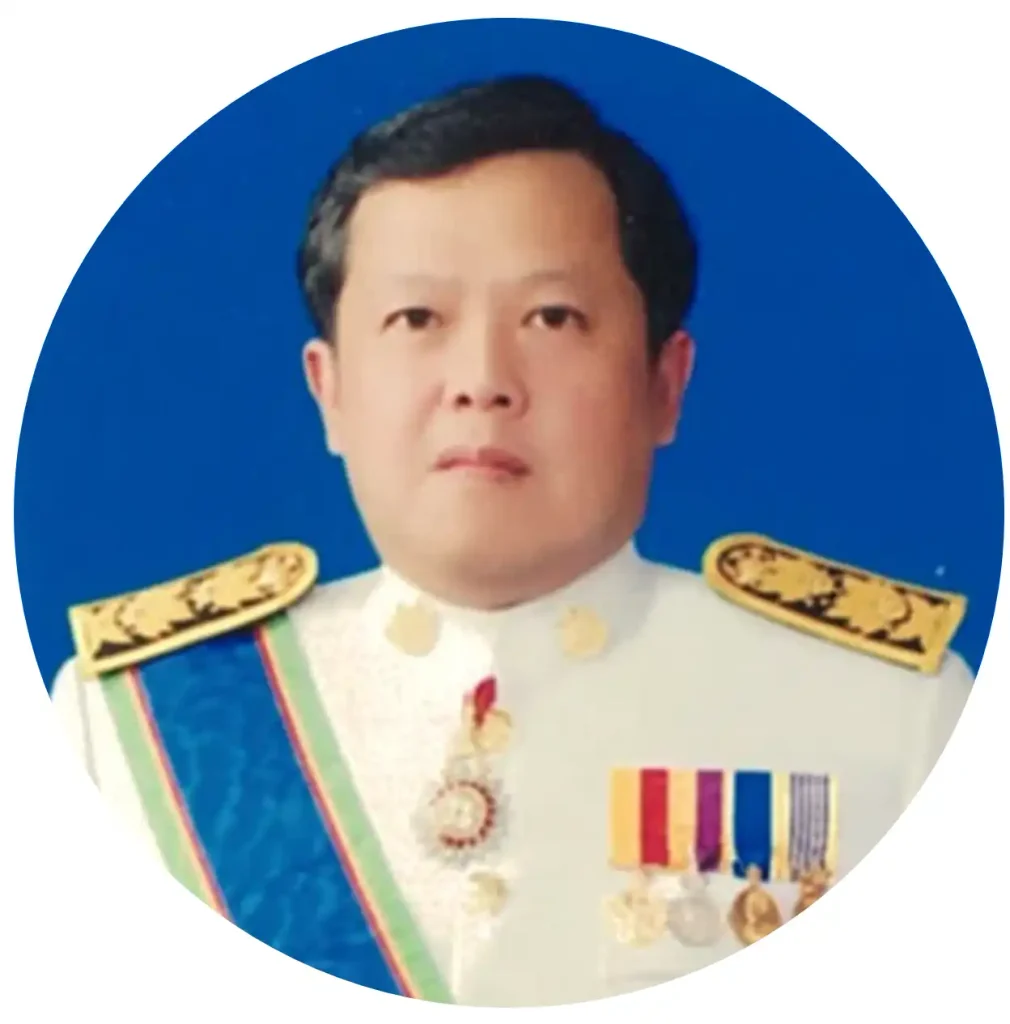 นายเอนก ชมพานิช