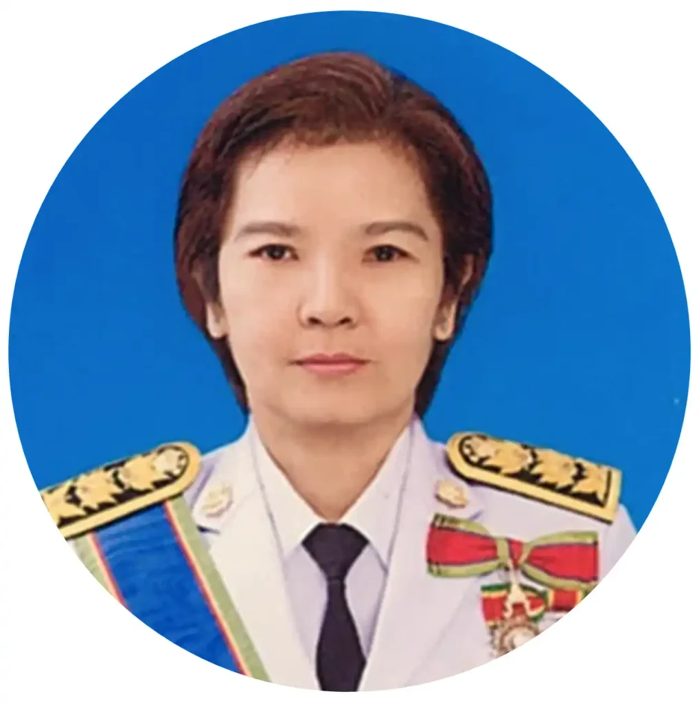 นางจรรยา ไตรรัตน์